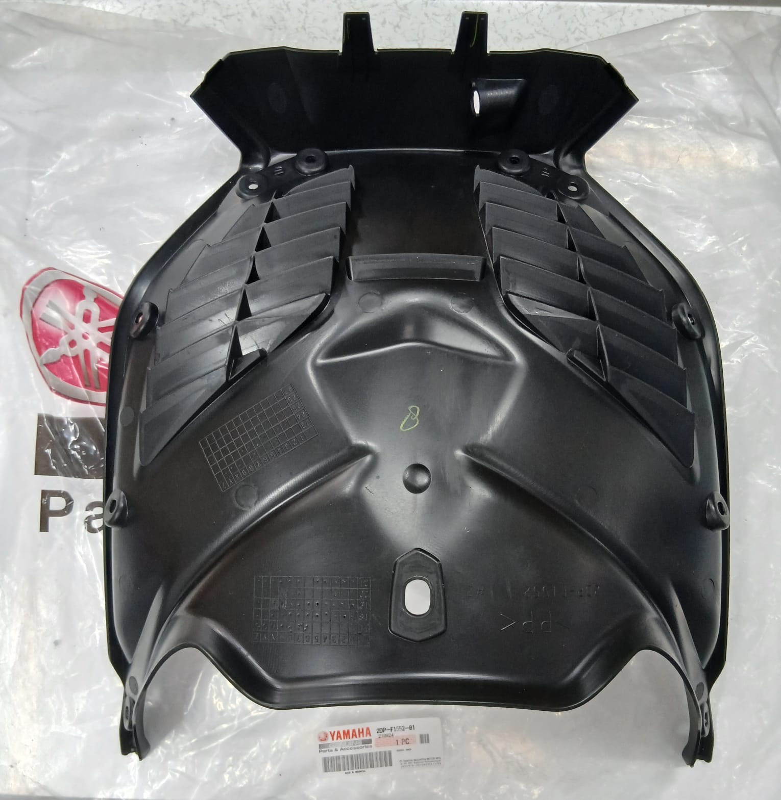 ÖN İÇ ÇAMURLUK / YAMAHA / N-MAX / 155cc / 2015-2016-2017-2018-2019-2020-2021-2022-2023-2024